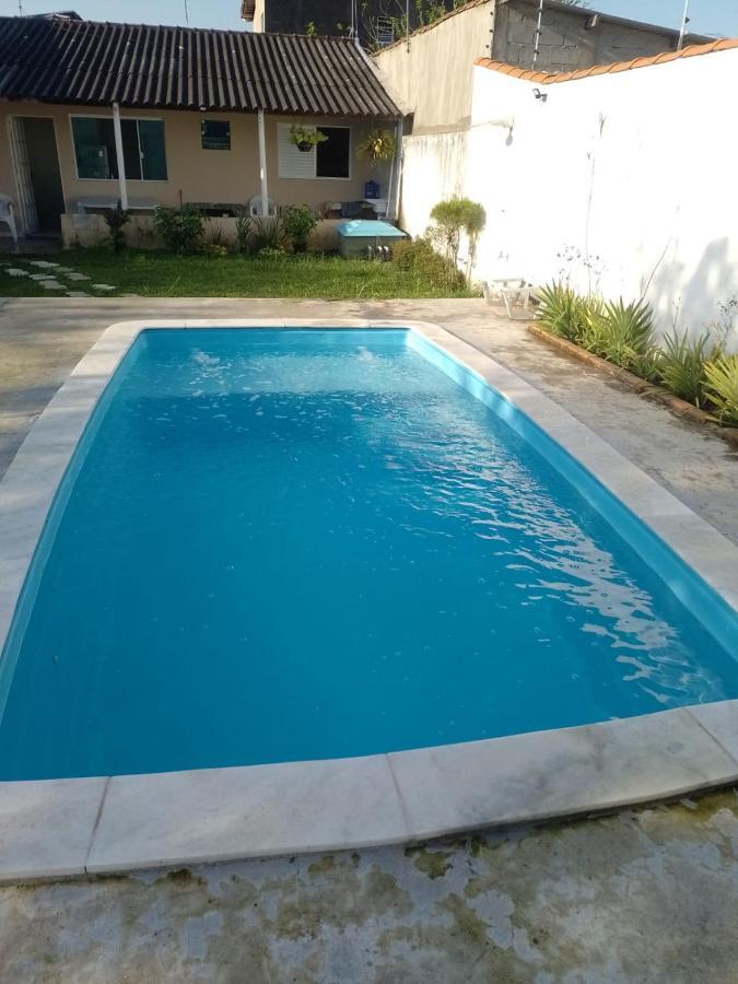 Vila Agradavel Com Piscina. Villa เปรูอิบี ภายนอก รูปภาพ